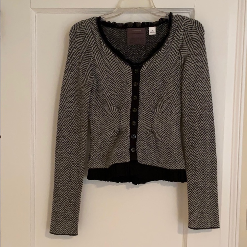Guinevere cardigan with ruffled edge